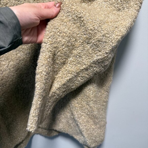 GAP Oversized Boucle Tan Sweater Turtleneck Medium - Picture 3 of 5